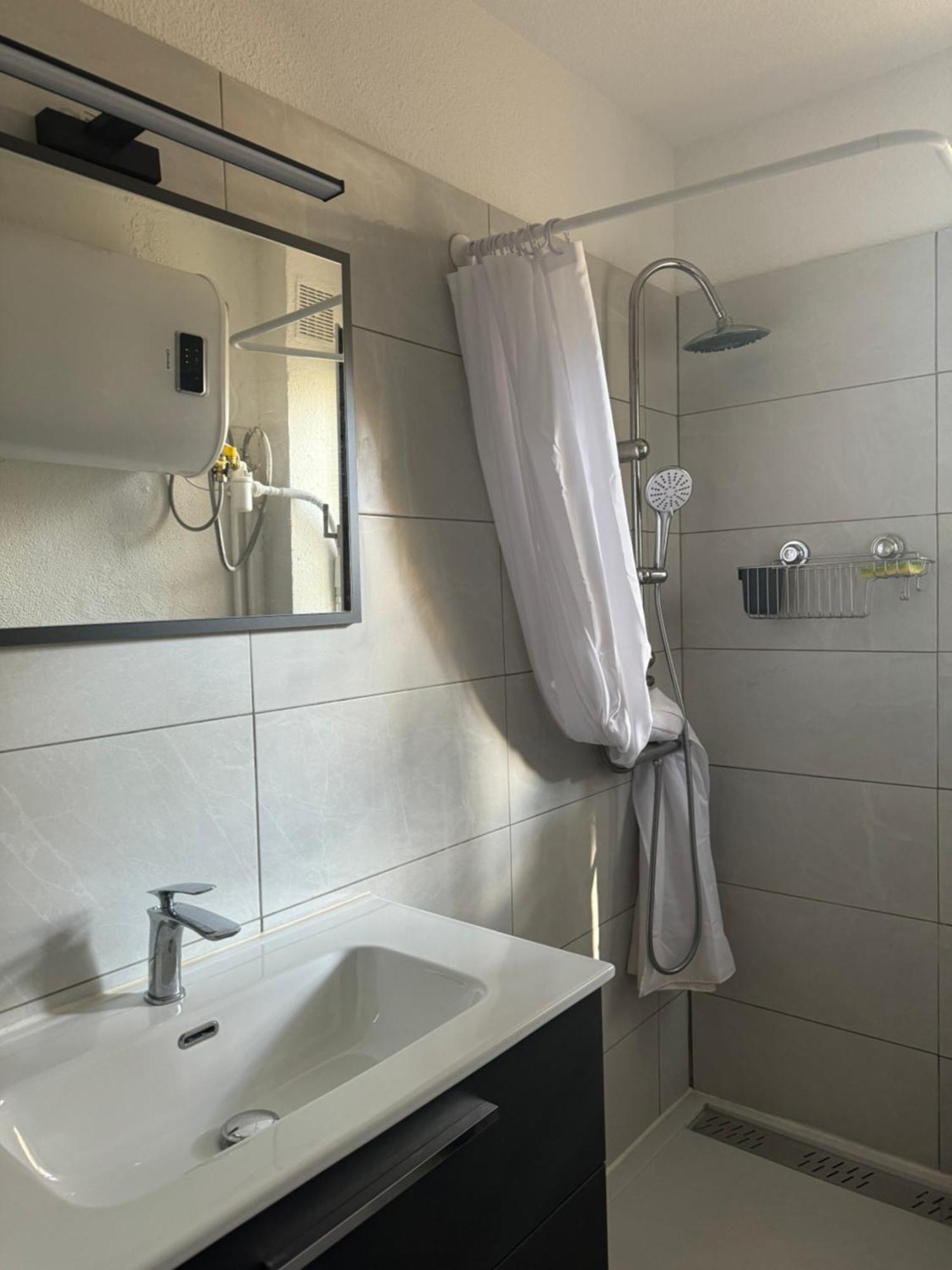 Grand Studio Cabine Proche Plage Et Port Gruissan Εξωτερικό φωτογραφία